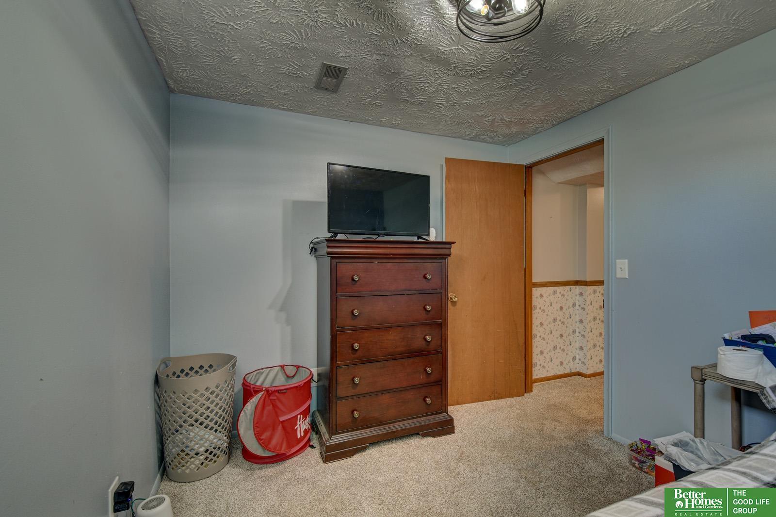 8812 Valley View Drive