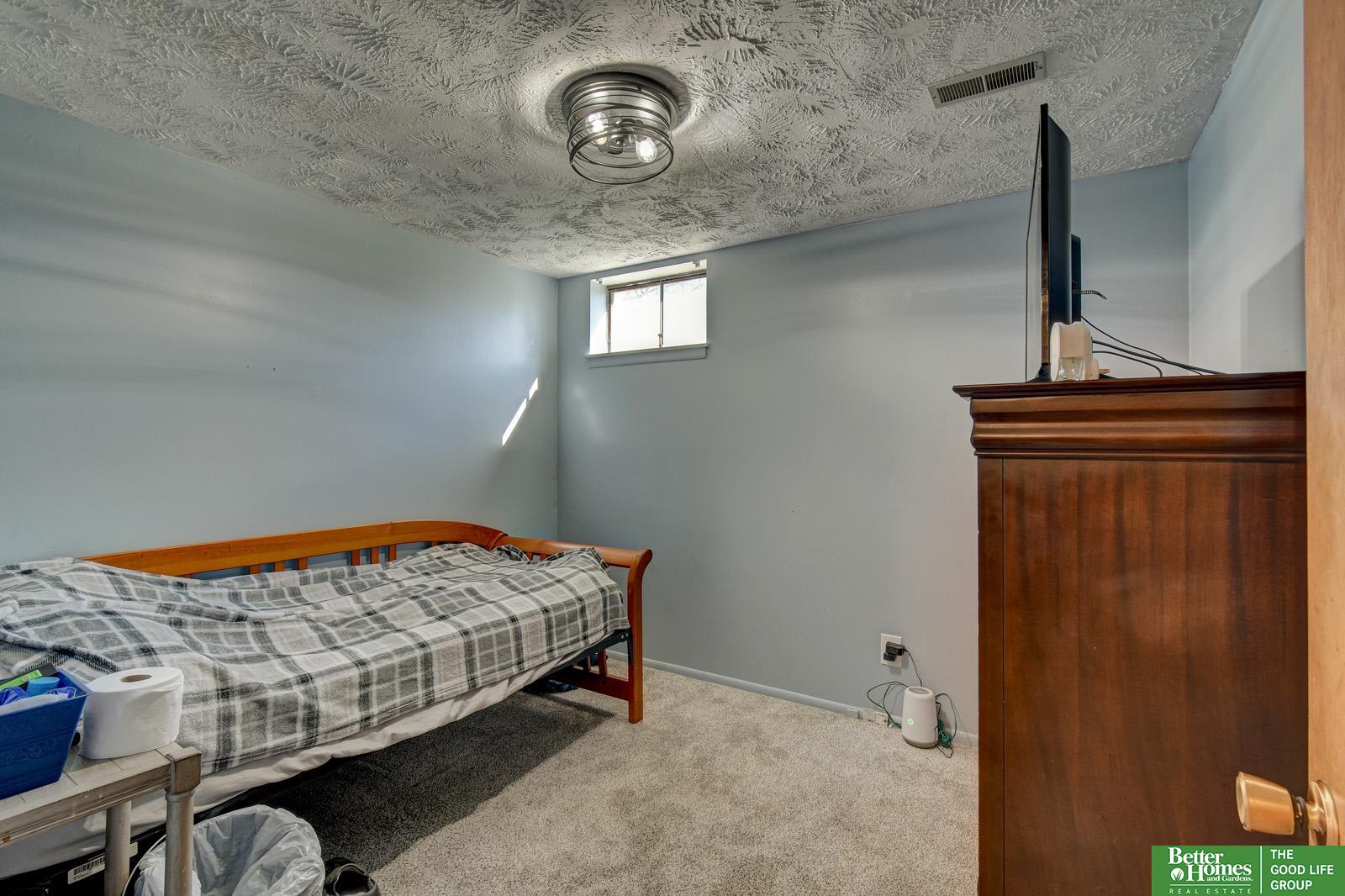 8812 Valley View Drive