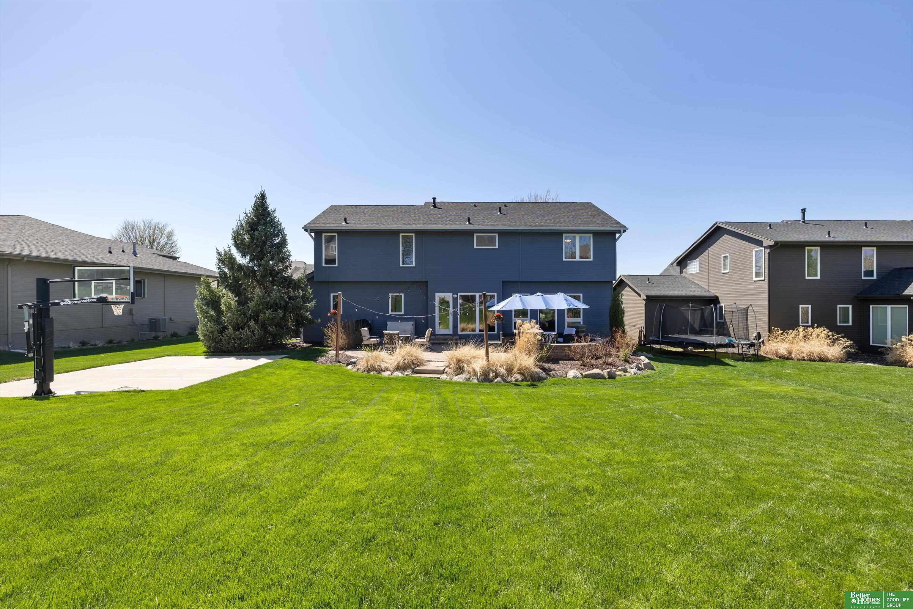 6417 N 158 Street