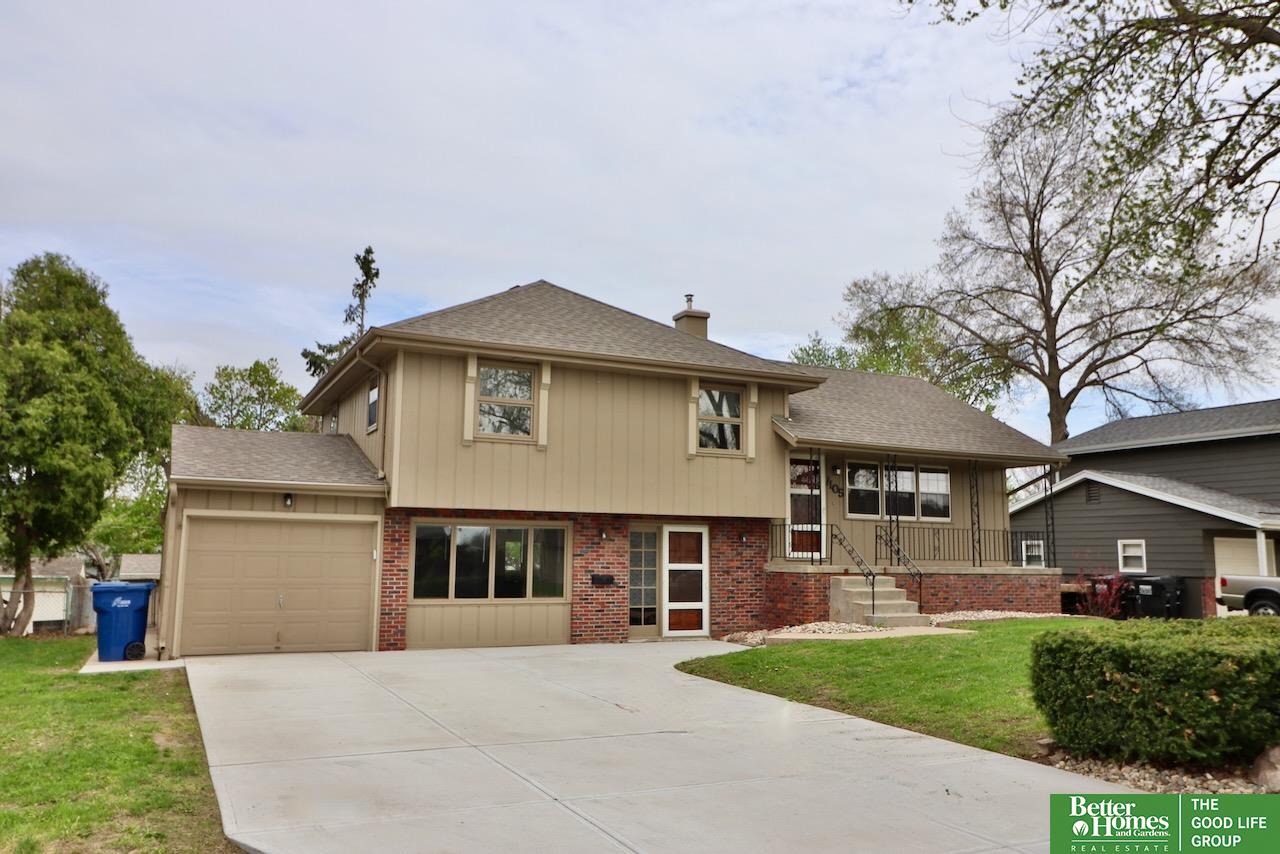 7105 Pine Drive