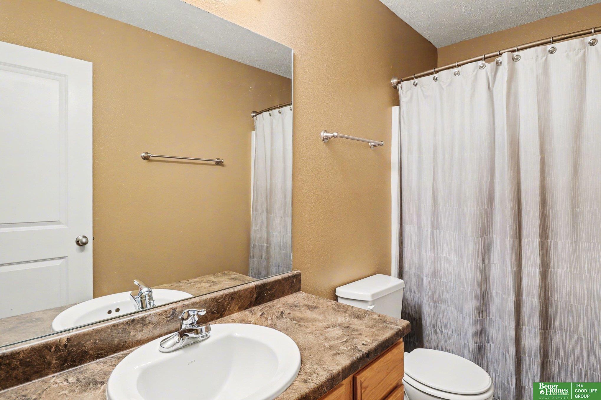 18177 Southdale Plaza
