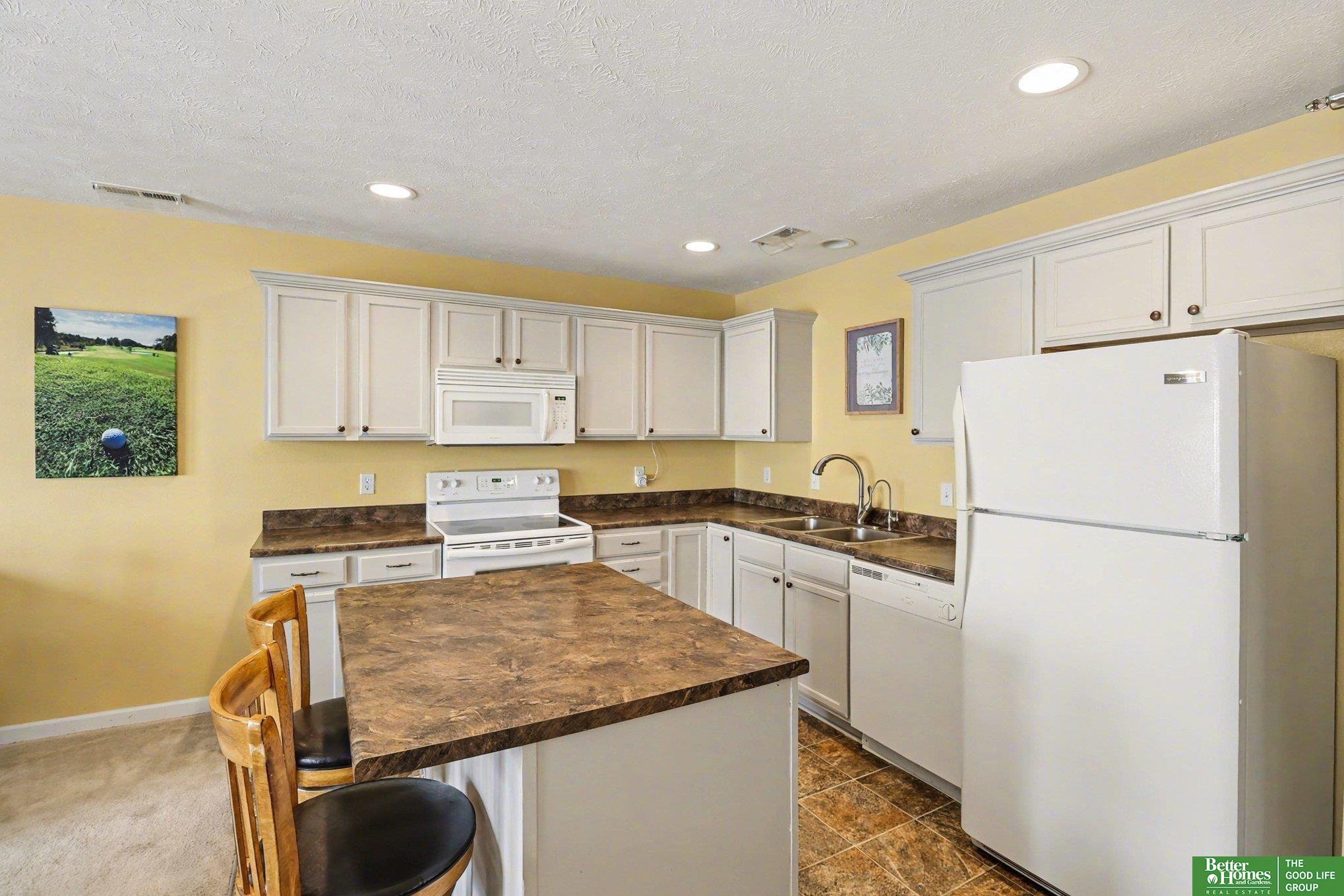 18177 Southdale Plaza