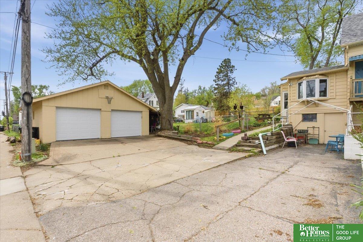 3015 Grebe Street