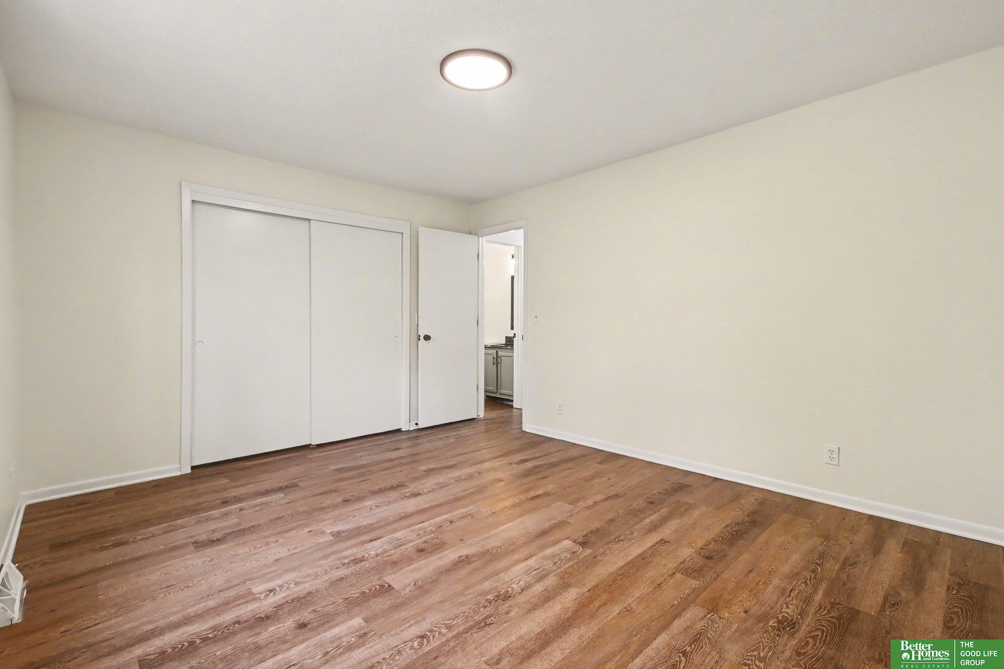 906 Overland Trail