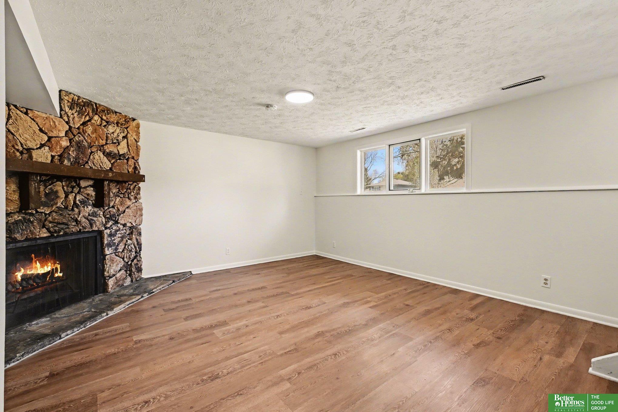 906 Overland Trail