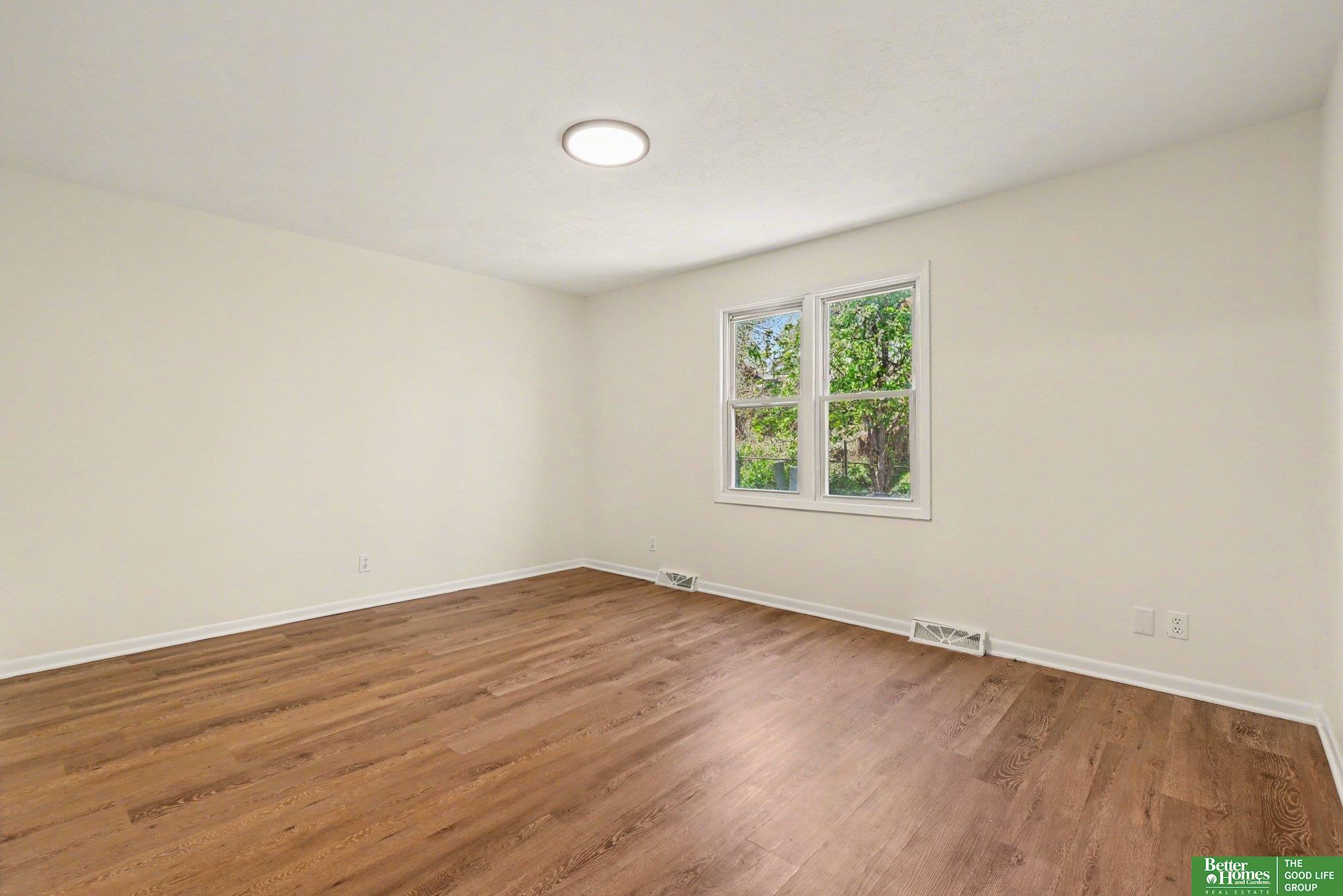 906 Overland Trail