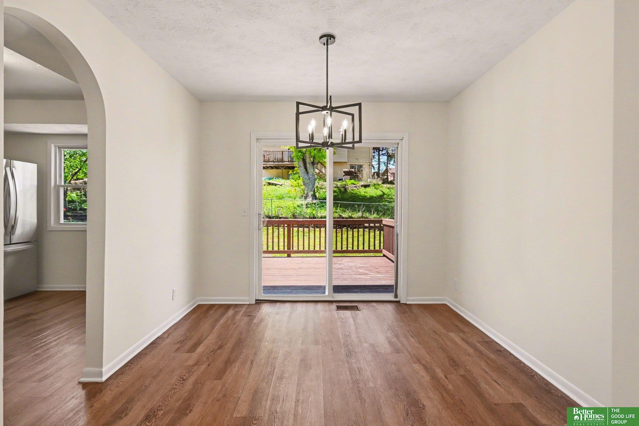 906 Overland Trail