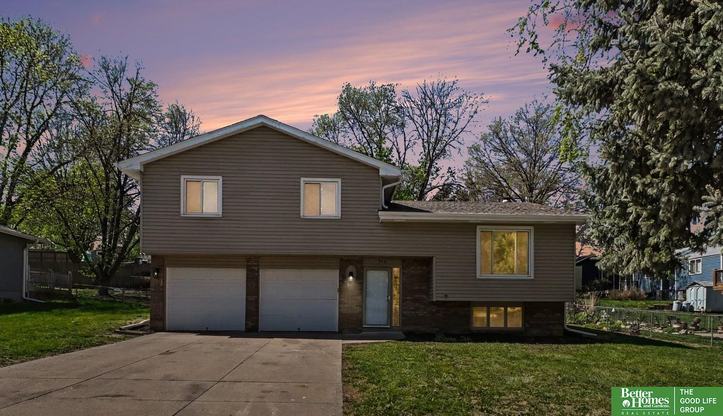 906 Overland Trail