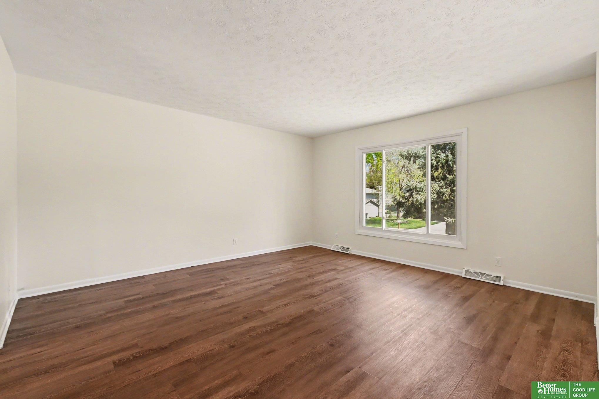 906 Overland Trail