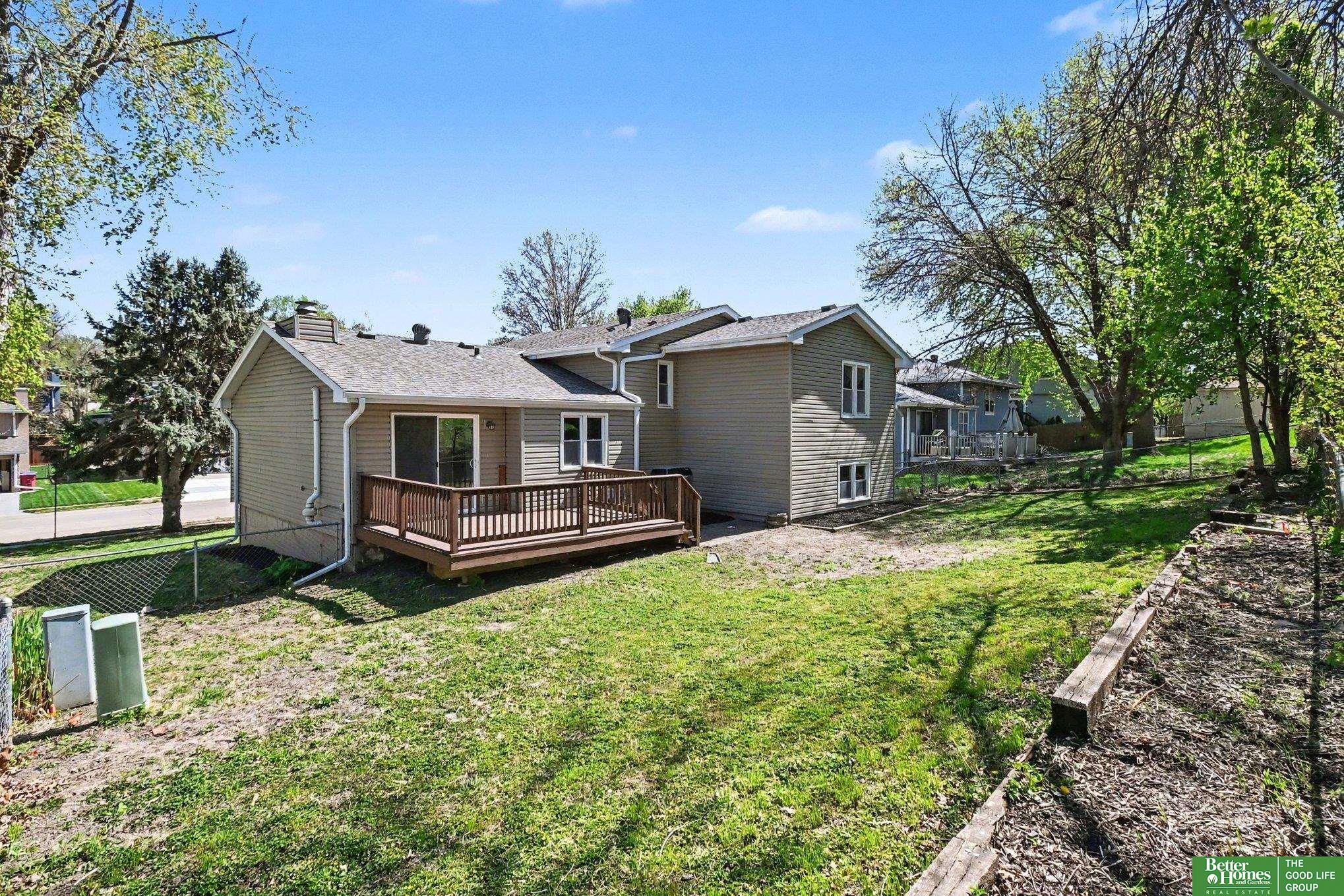 906 Overland Trail