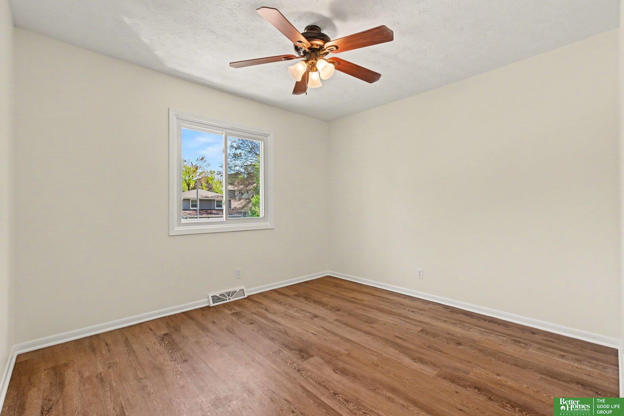906 Overland Trail