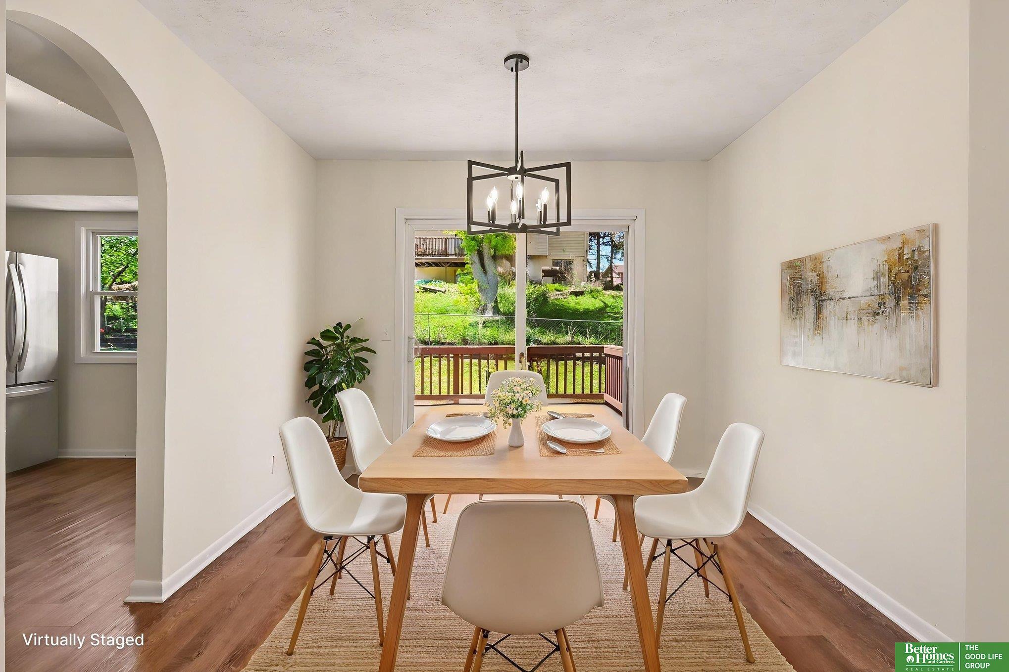 906 Overland Trail