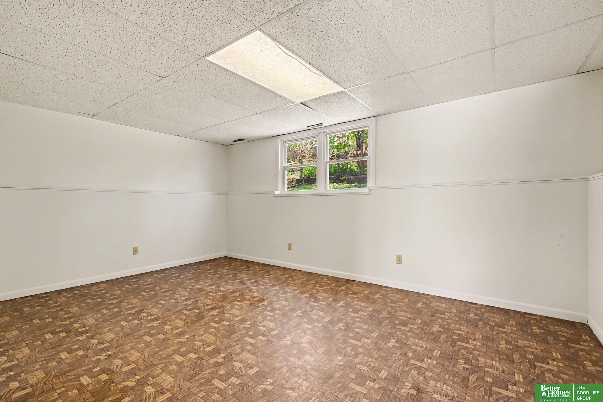 906 Overland Trail
