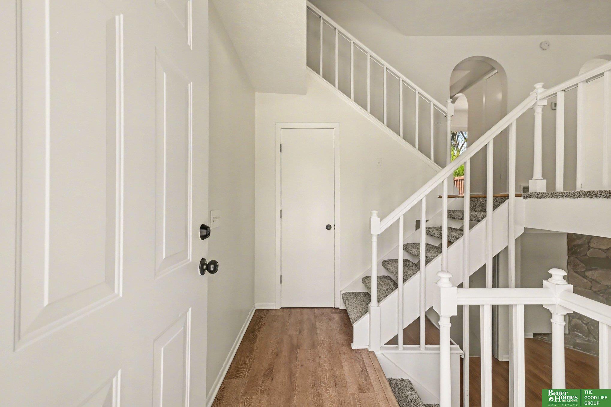 906 Overland Trail