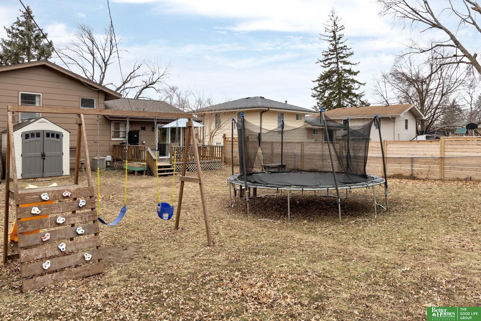 9056 Meadow Drive