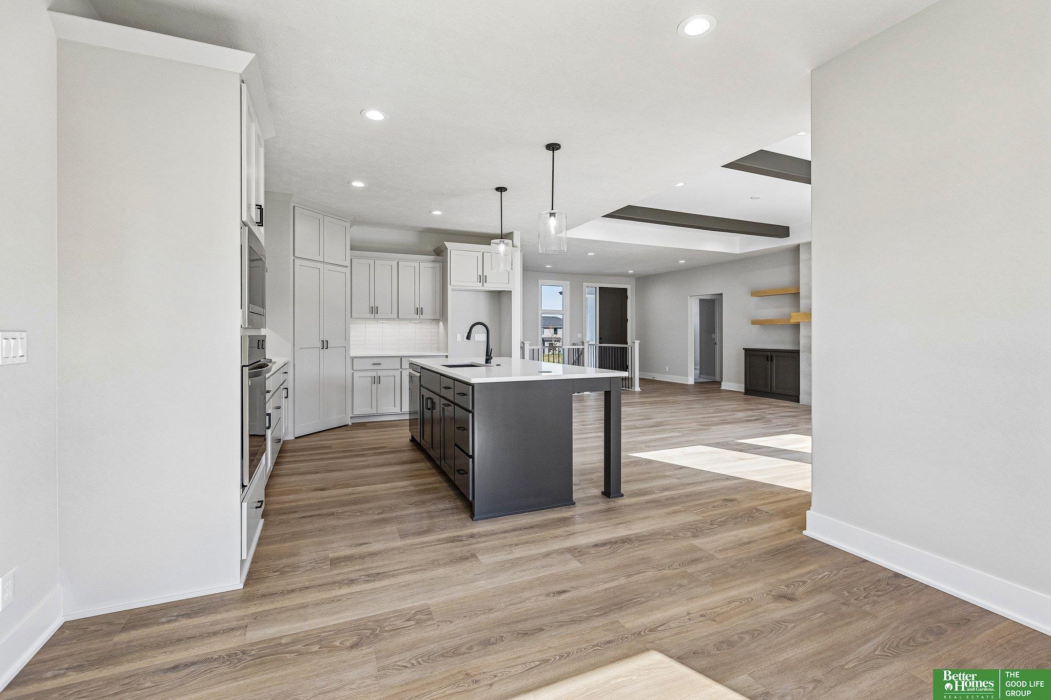 12375 lake Vista Drive