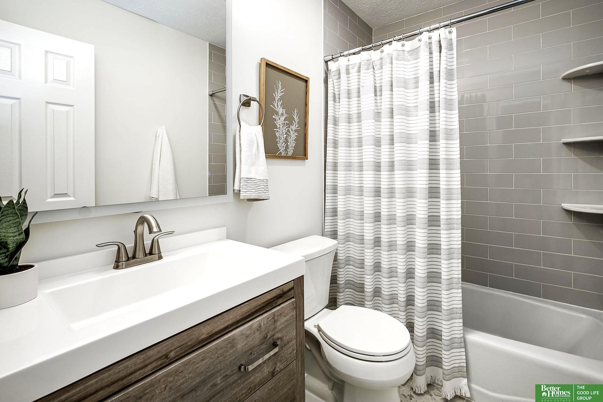 2717 N 131st Circle