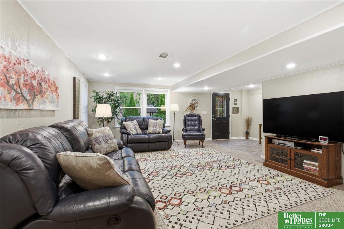 707 Parkwood Lane