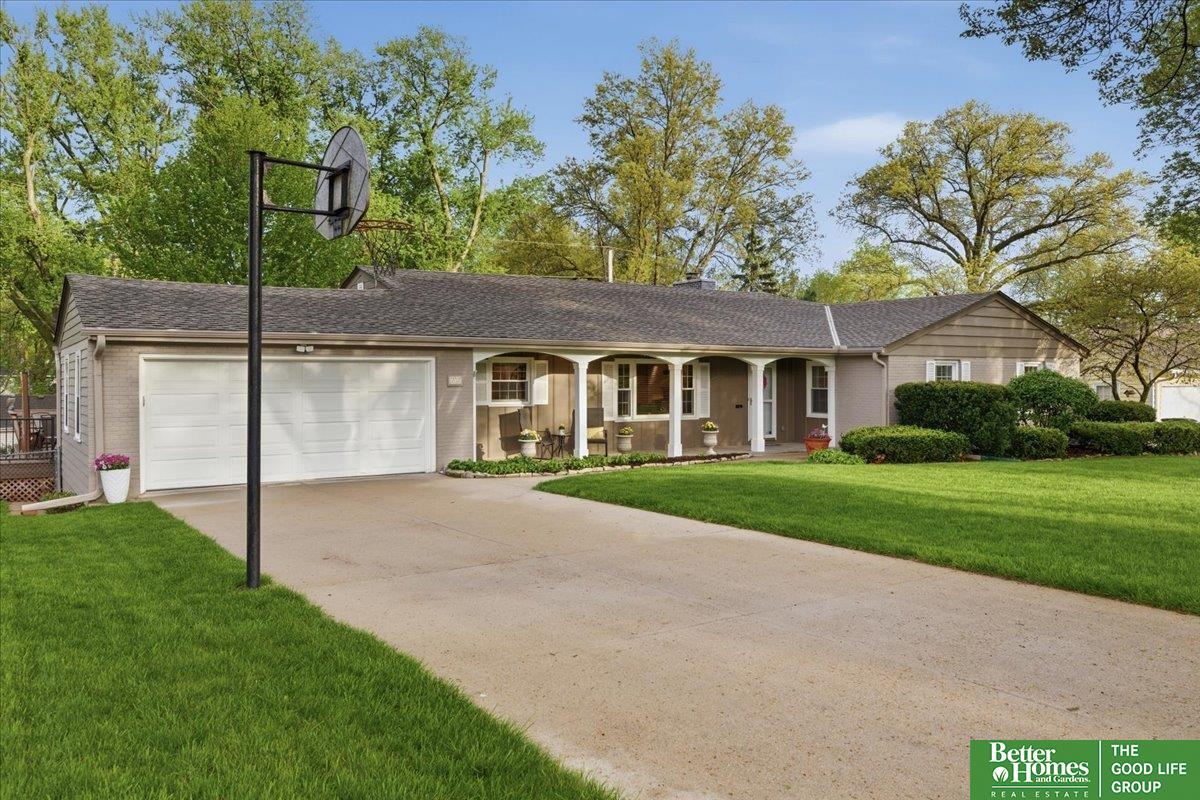 707 Parkwood Lane