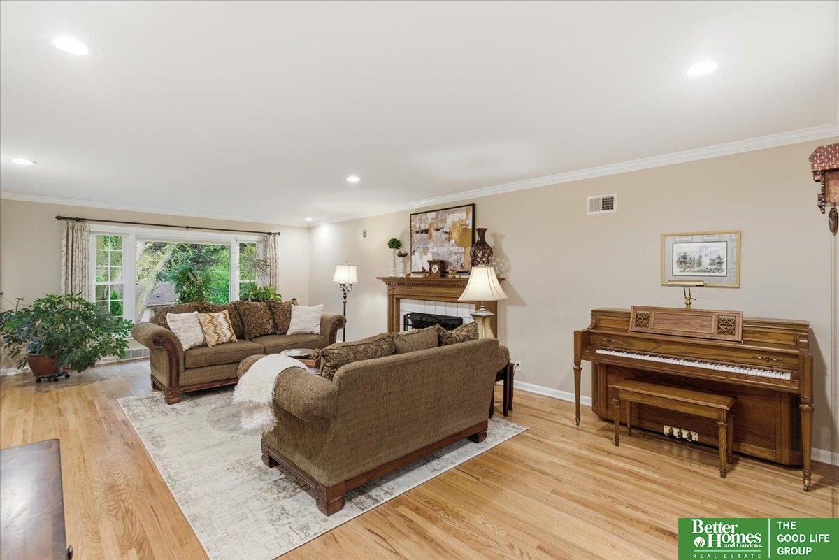 707 Parkwood Lane