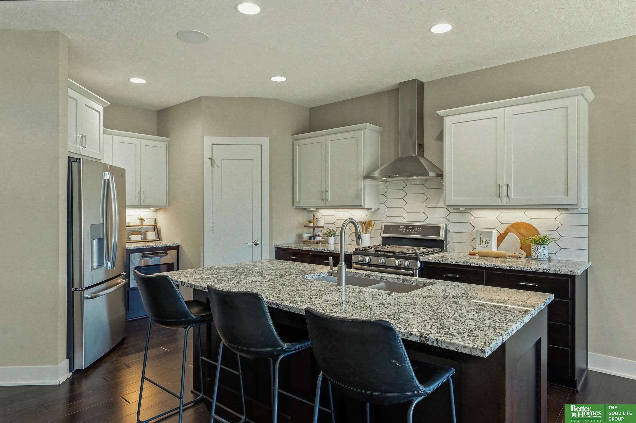 1426 S 200th Circle
