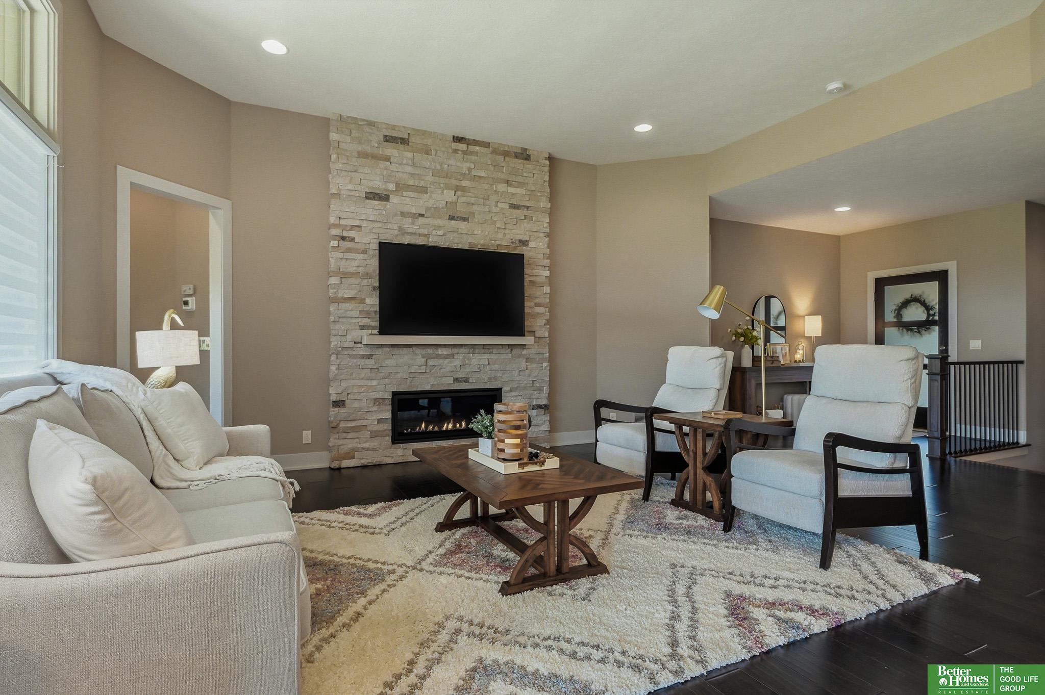 1426 S 200th Circle