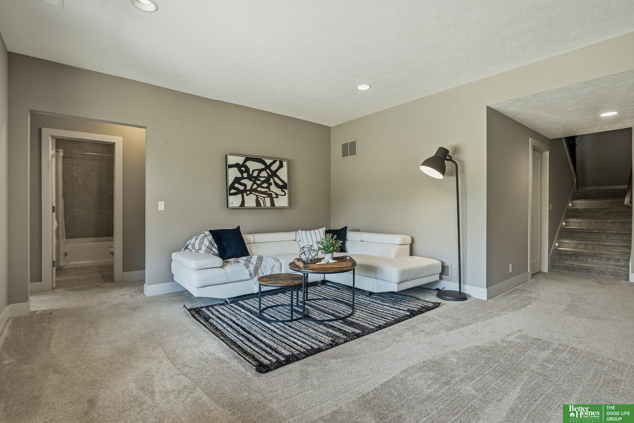 1426 S 200th Circle
