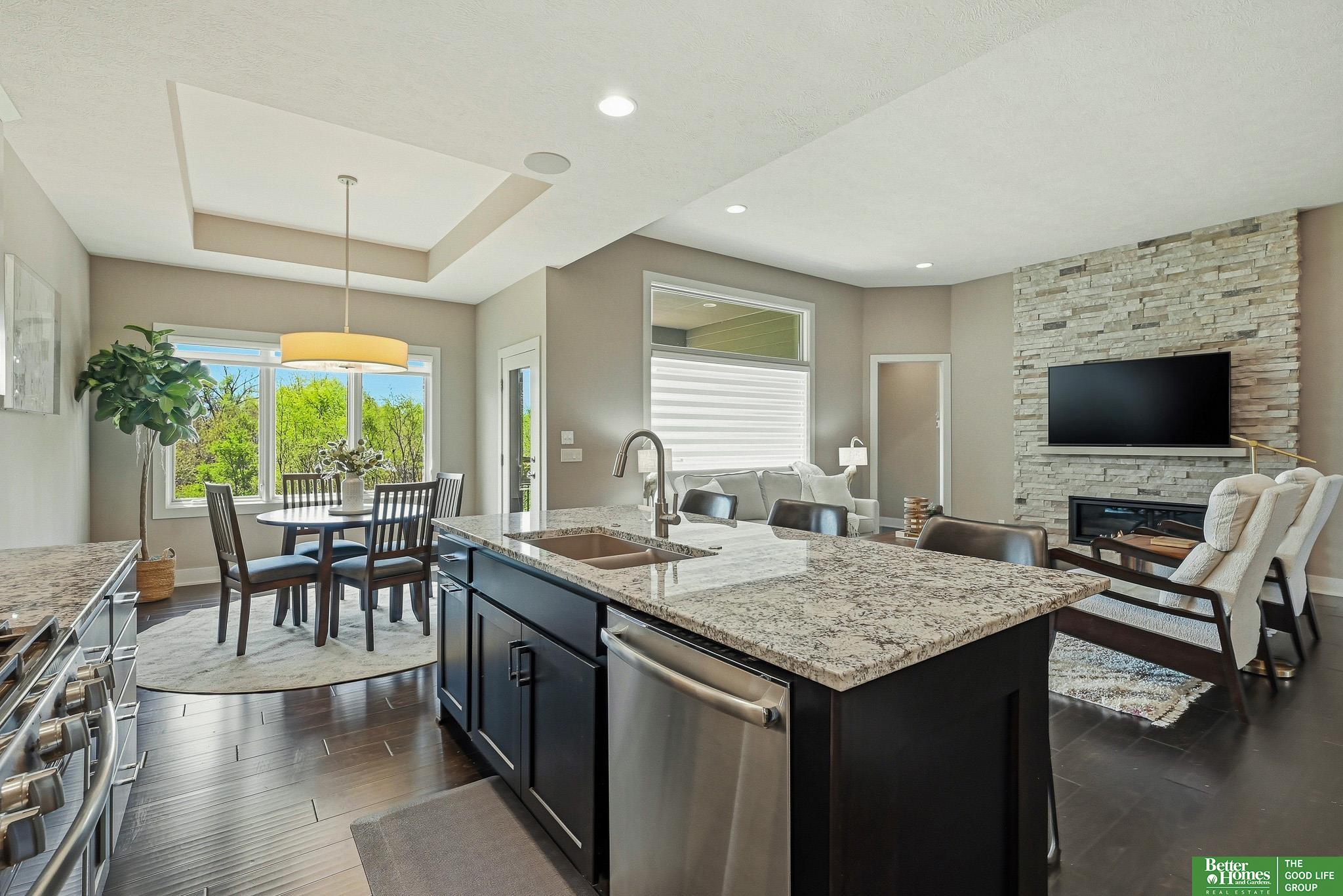 1426 S 200th Circle