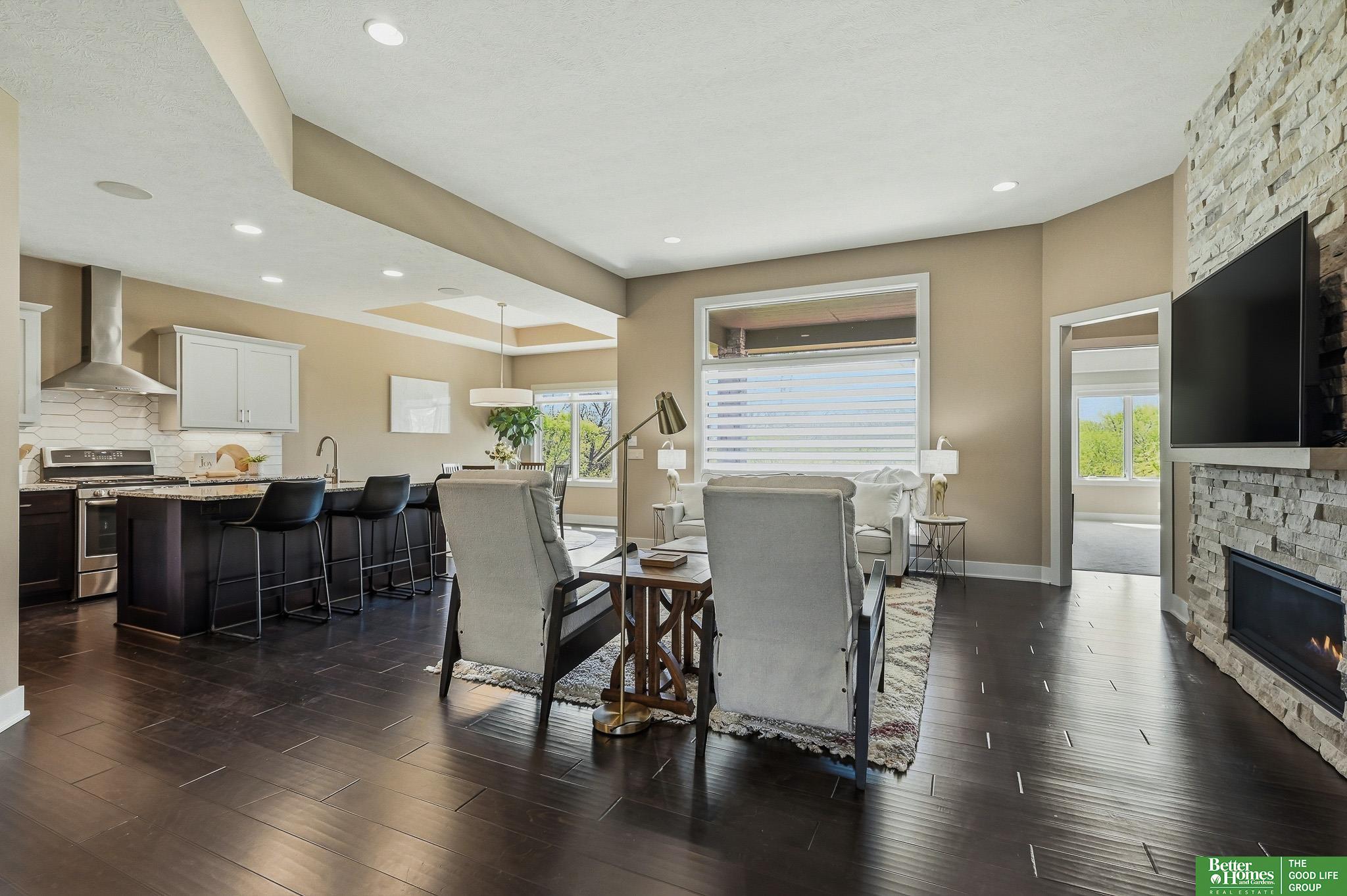 1426 S 200th Circle