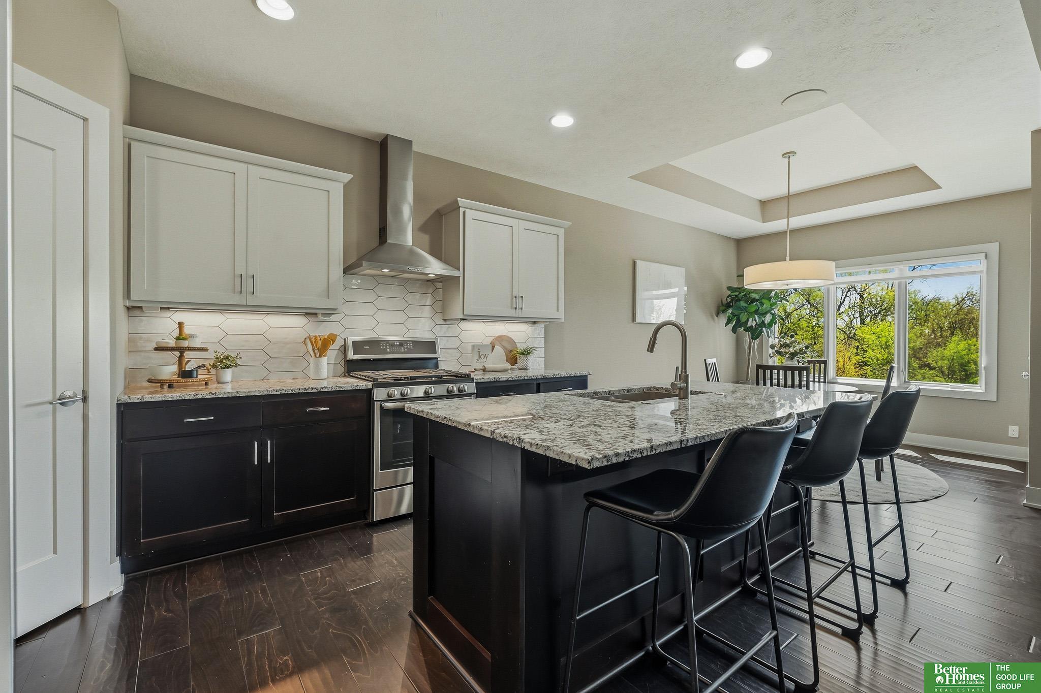 1426 S 200th Circle