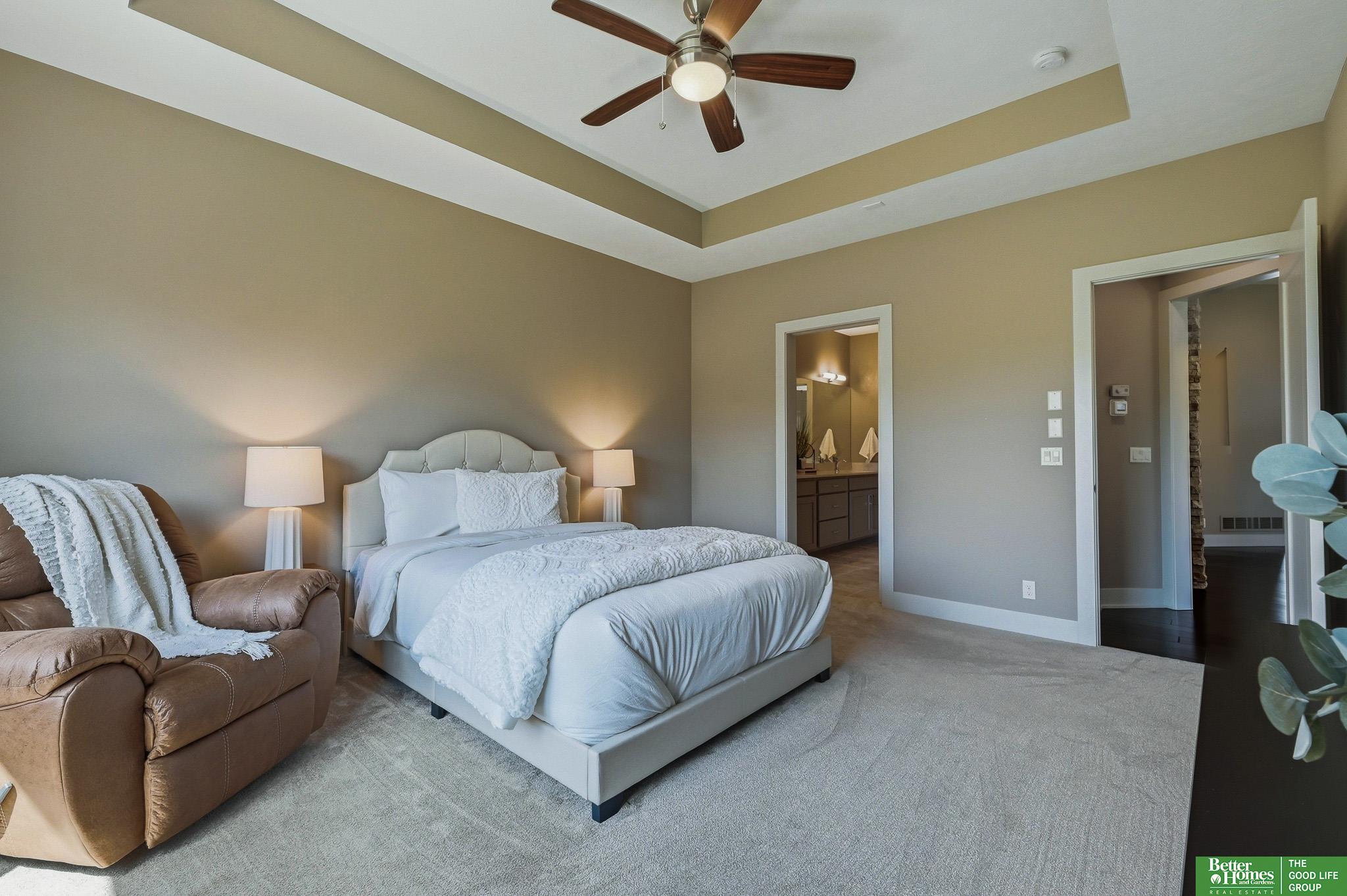1426 S 200th Circle