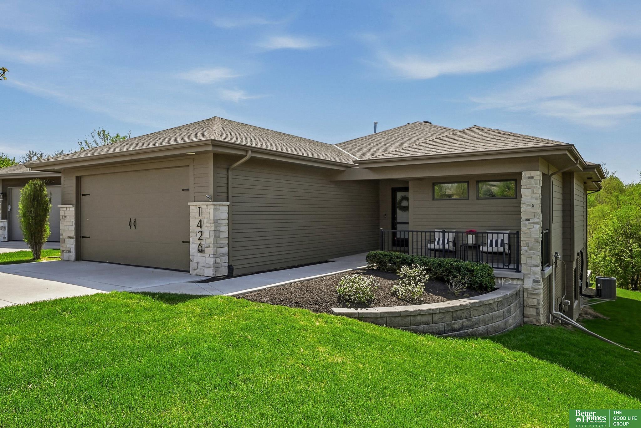 1426 S 200th Circle