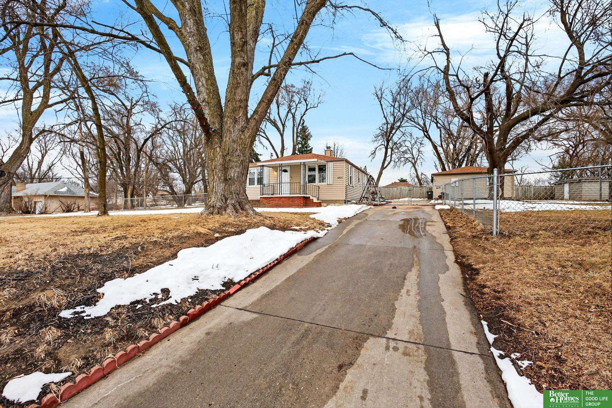 6923 N 60th Street