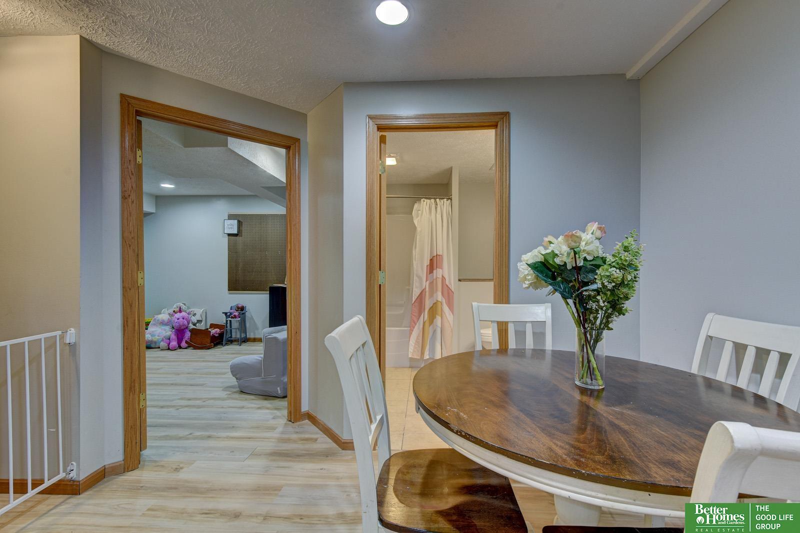 718 Cedar View Circle