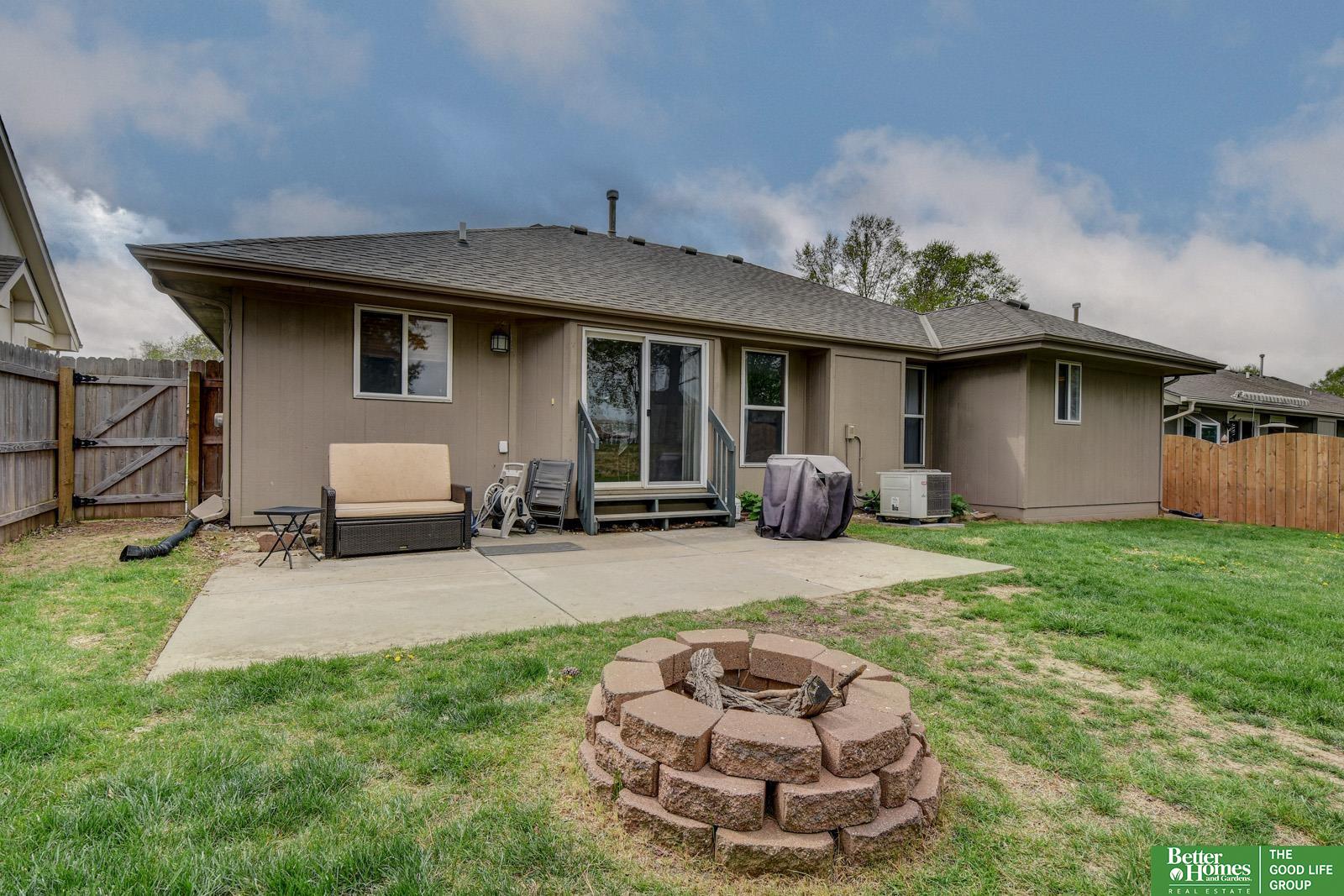 718 Cedar View Circle