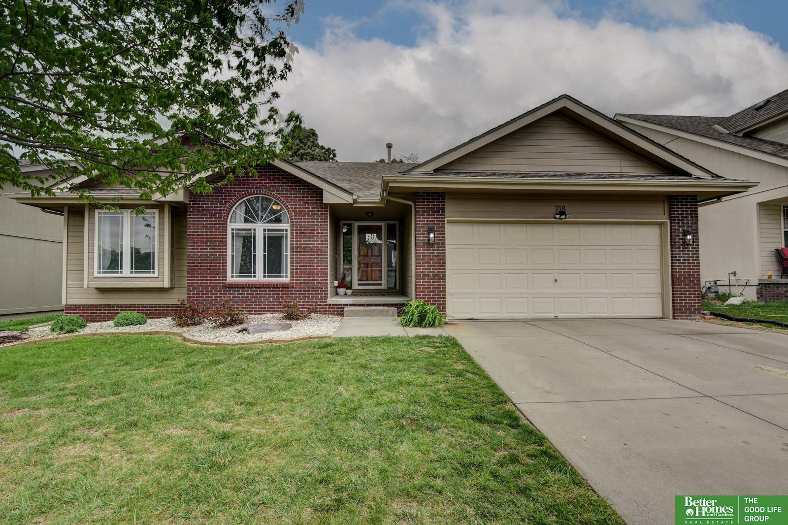 718 Cedar View Circle