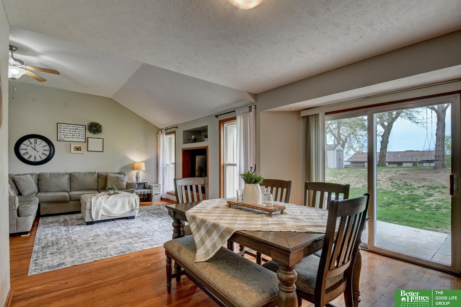 718 Cedar View Circle