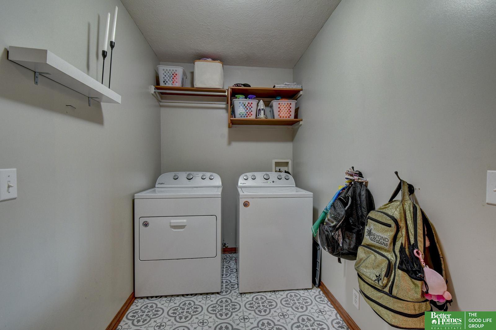 718 Cedar View Circle