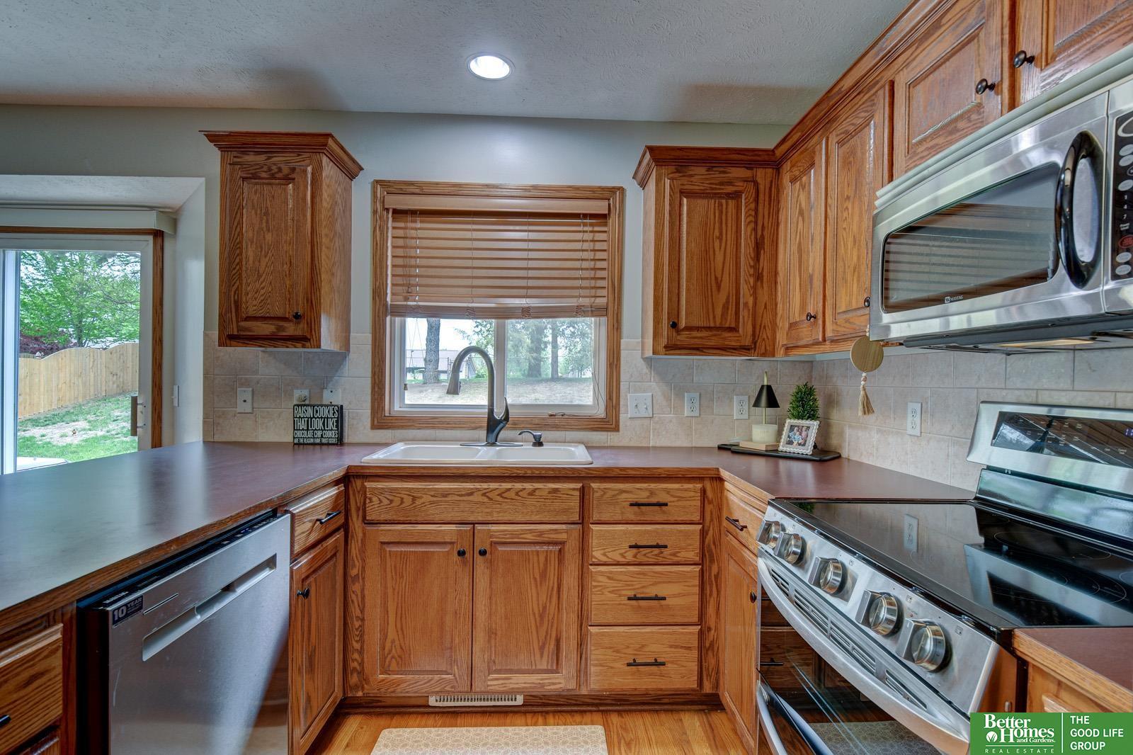 718 Cedar View Circle