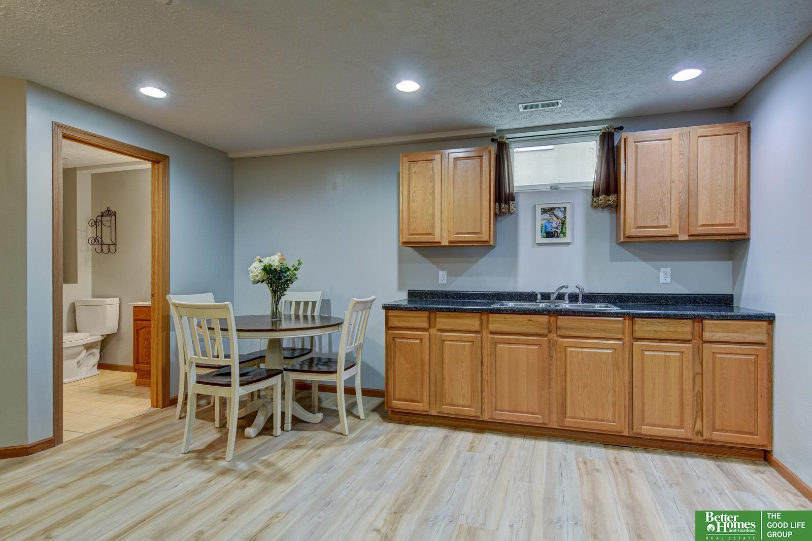 718 Cedar View Circle