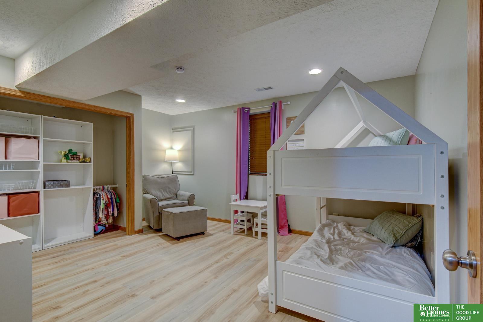 718 Cedar View Circle