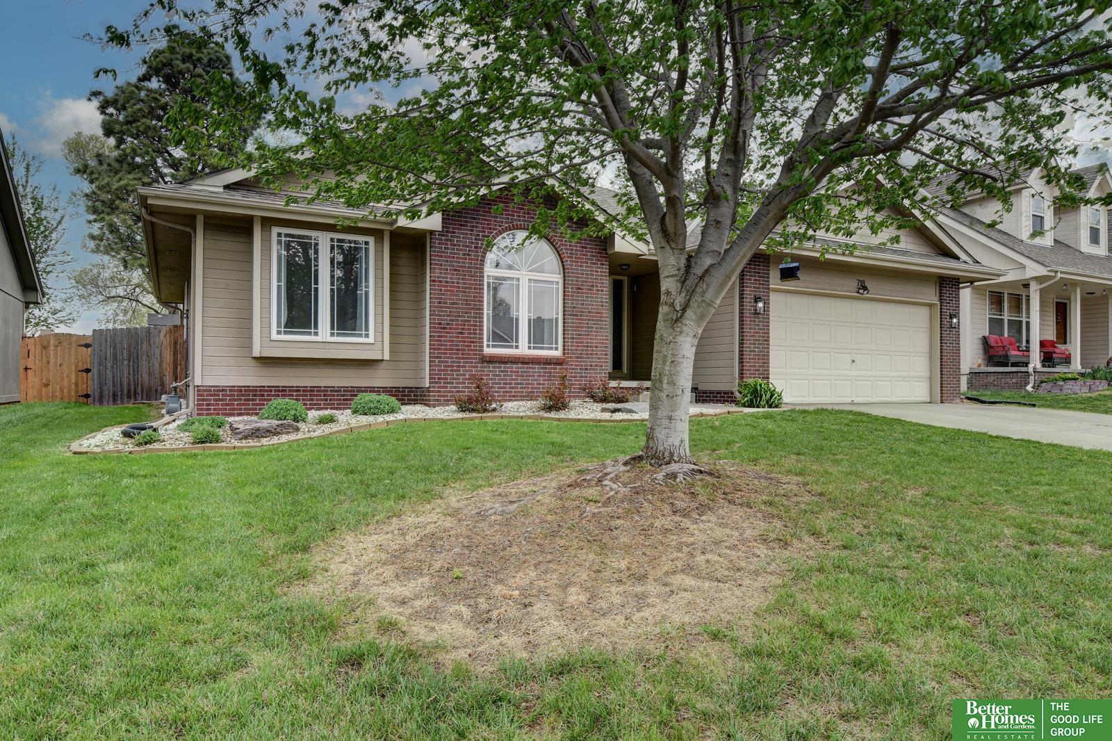 718 Cedar View Circle