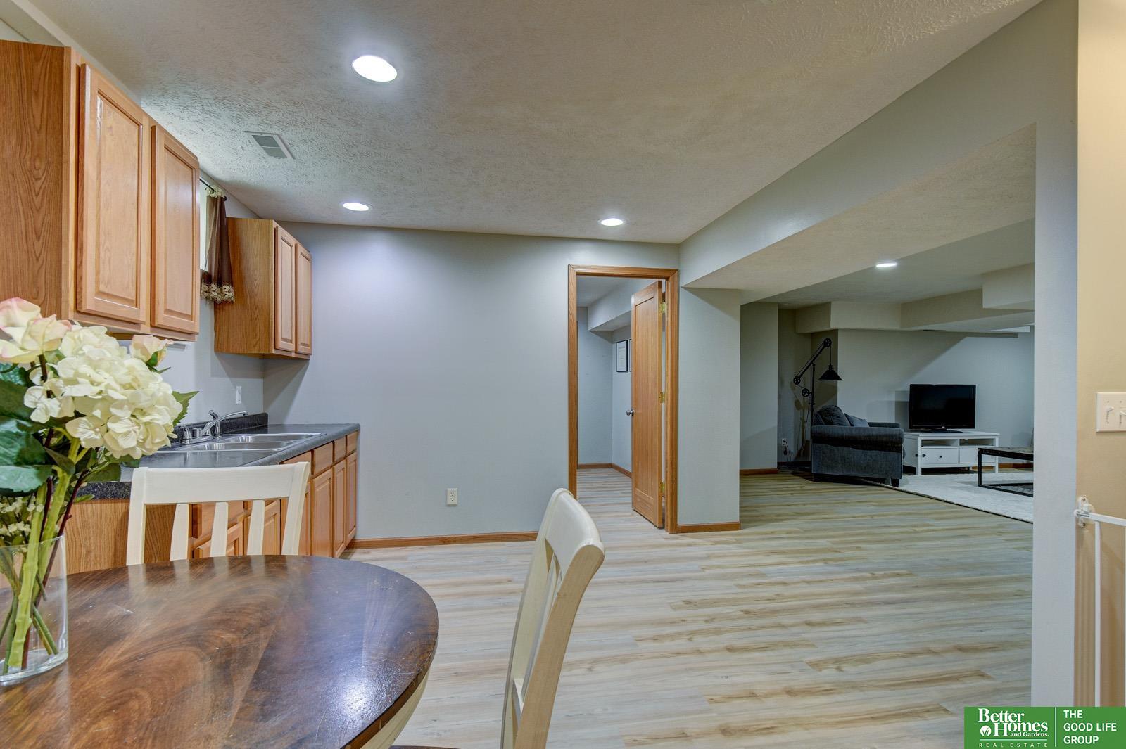718 Cedar View Circle