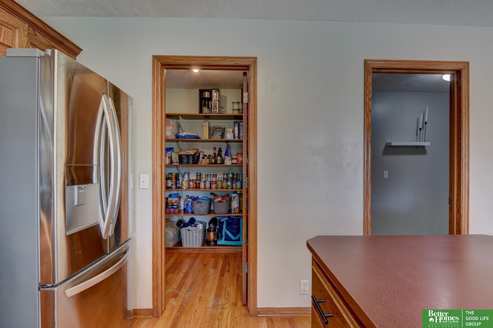 718 Cedar View Circle