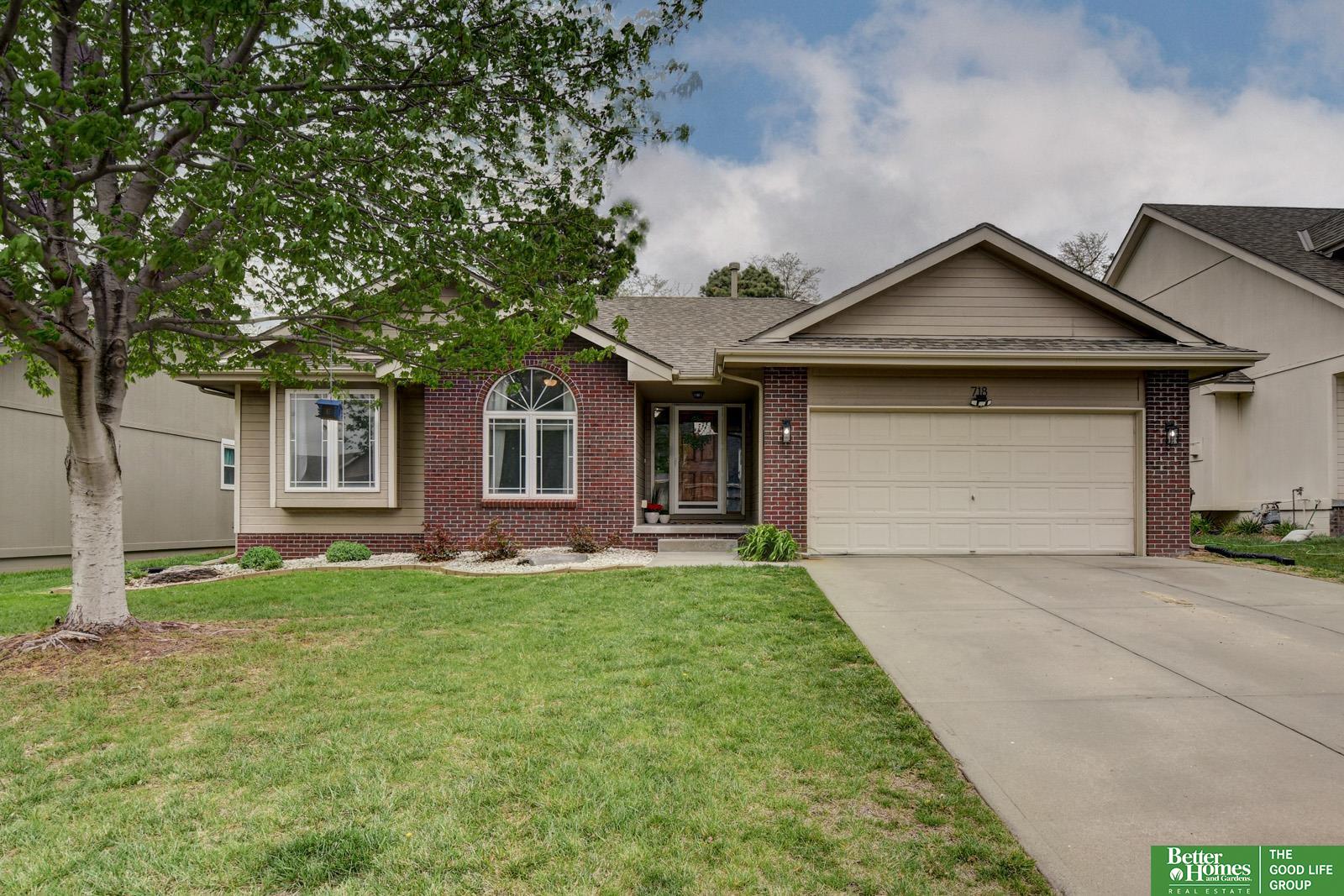 718 Cedar View Circle