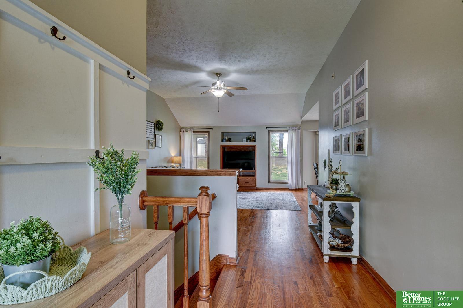 718 Cedar View Circle