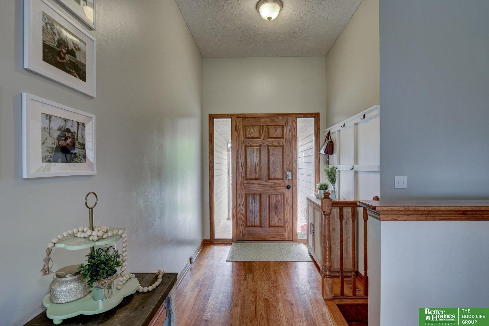 718 Cedar View Circle