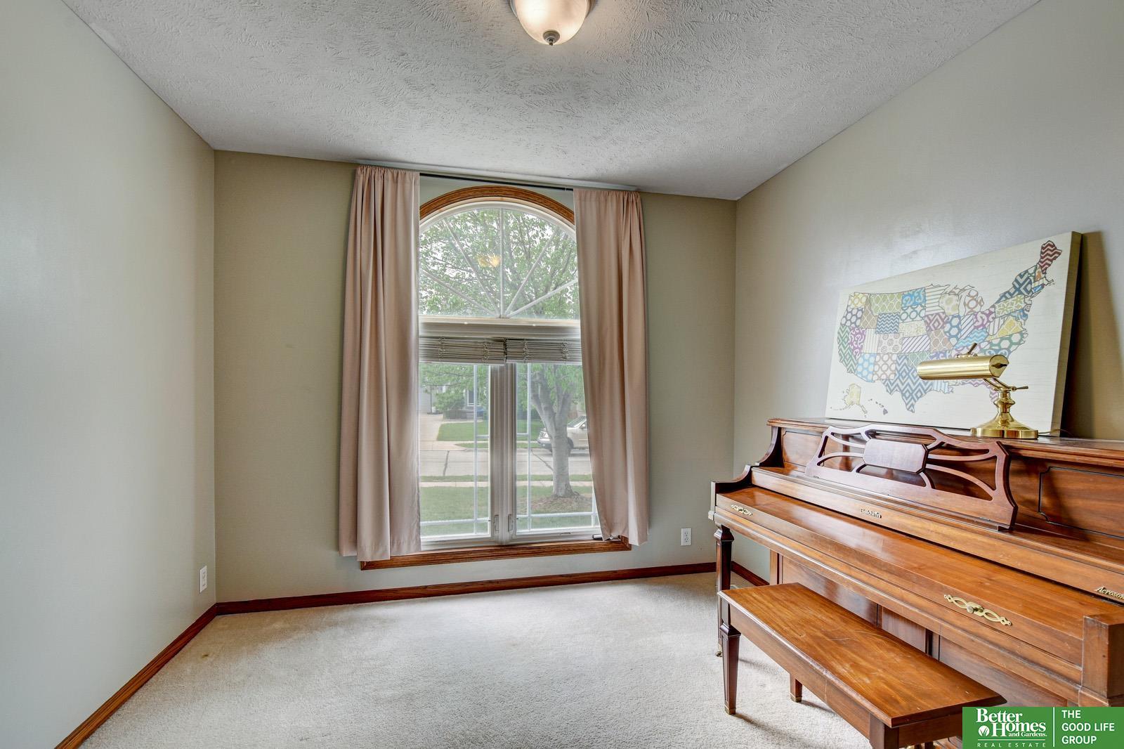 718 Cedar View Circle
