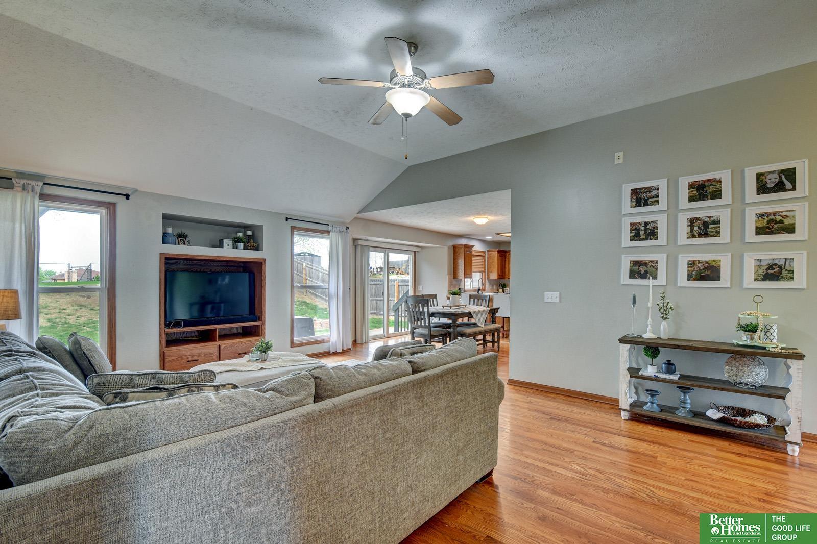 718 Cedar View Circle