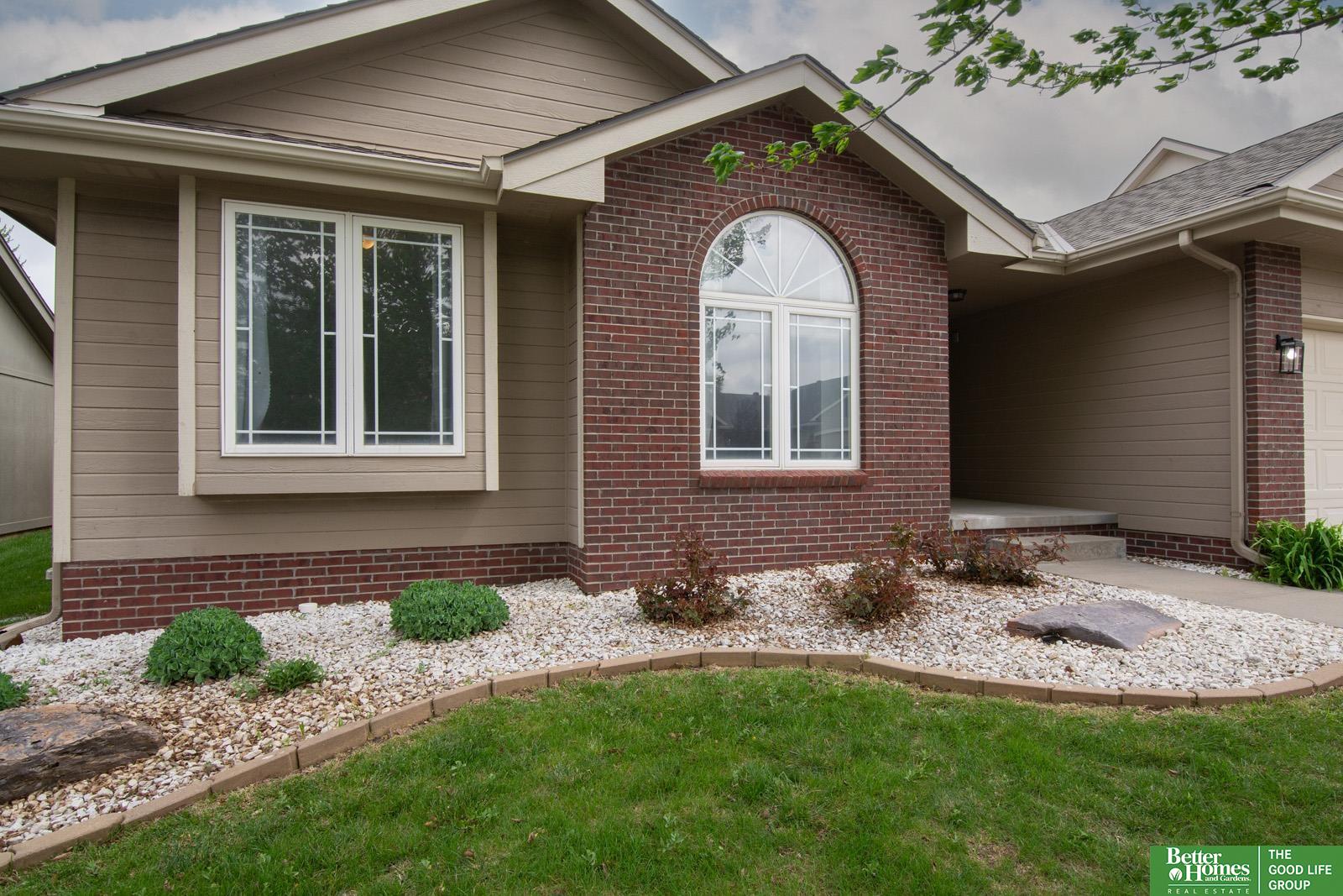 718 Cedar View Circle
